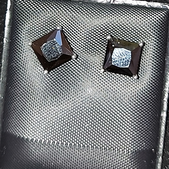 Square Black Studs - Picture 1 of 1